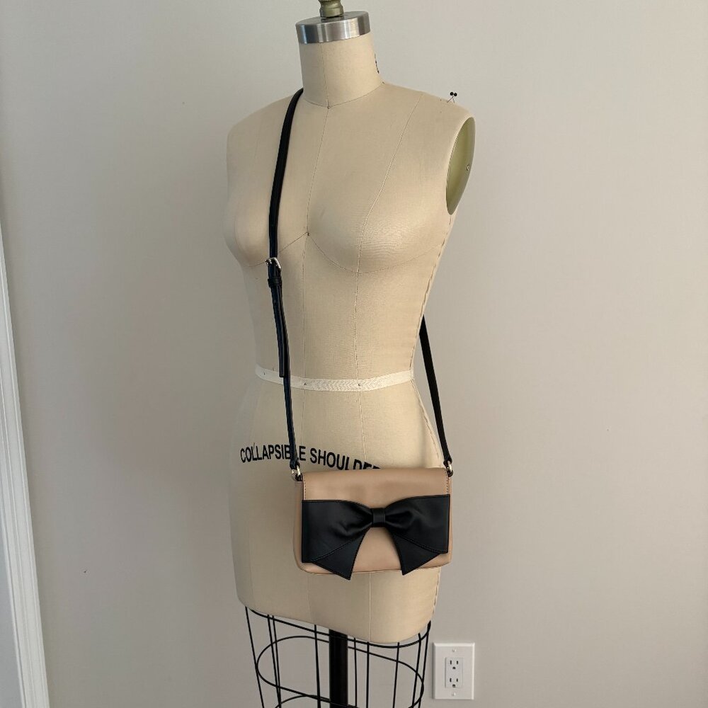 Kate Spade Hanover Street Aster Crossbody Bag Beige Black Bow Tumblr-Era Retro